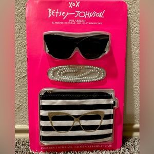 Betsey Johnson Polarized Sunglasses w/ accessories